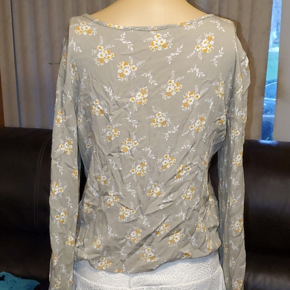 Excellent condition Hippe Rose foral shirt small - Picture 5 of 6